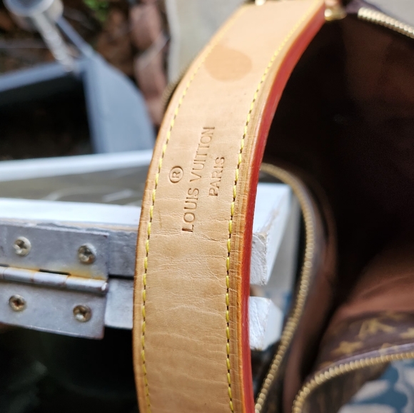 HOBO TYPE LEATHER BAG BY LOUIS VUITTON - Picture 8 of 11